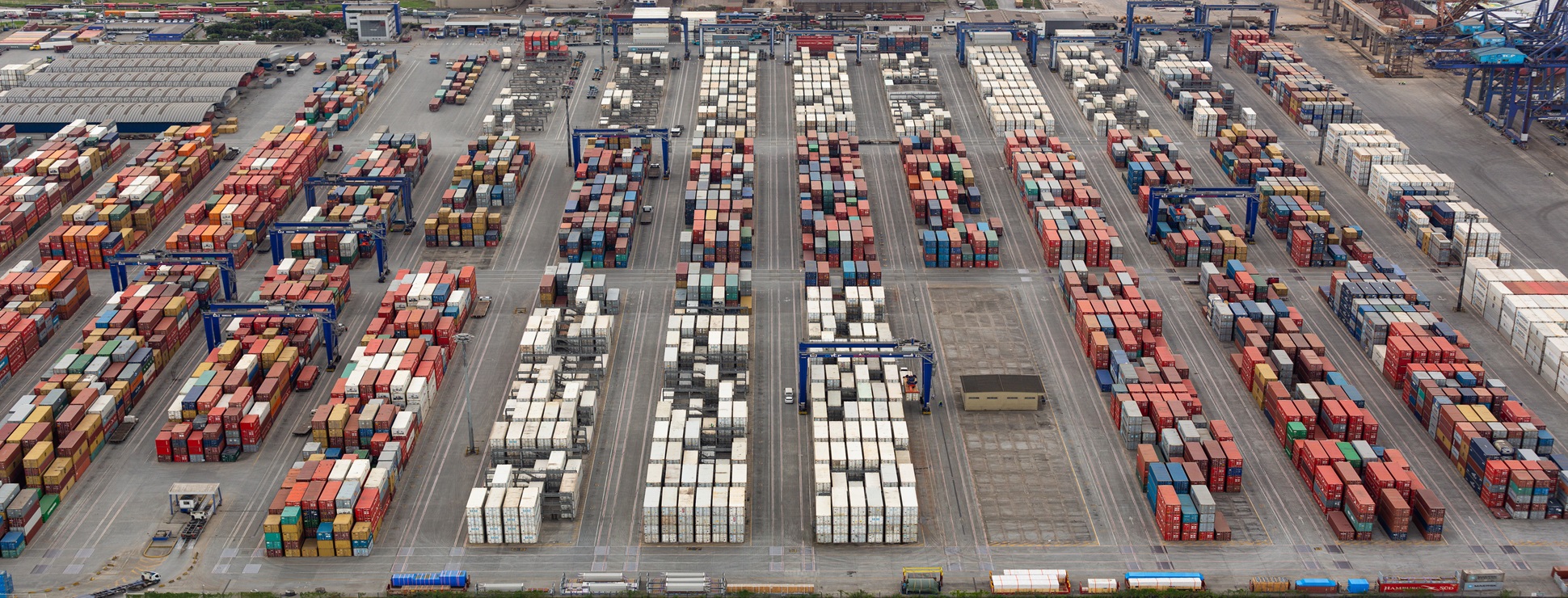 //vetstb.com/wp-content/uploads/2026/07/containers-in-port-yard-awaiting-shipment-2026-03-18-05-39-44-utc.jpg