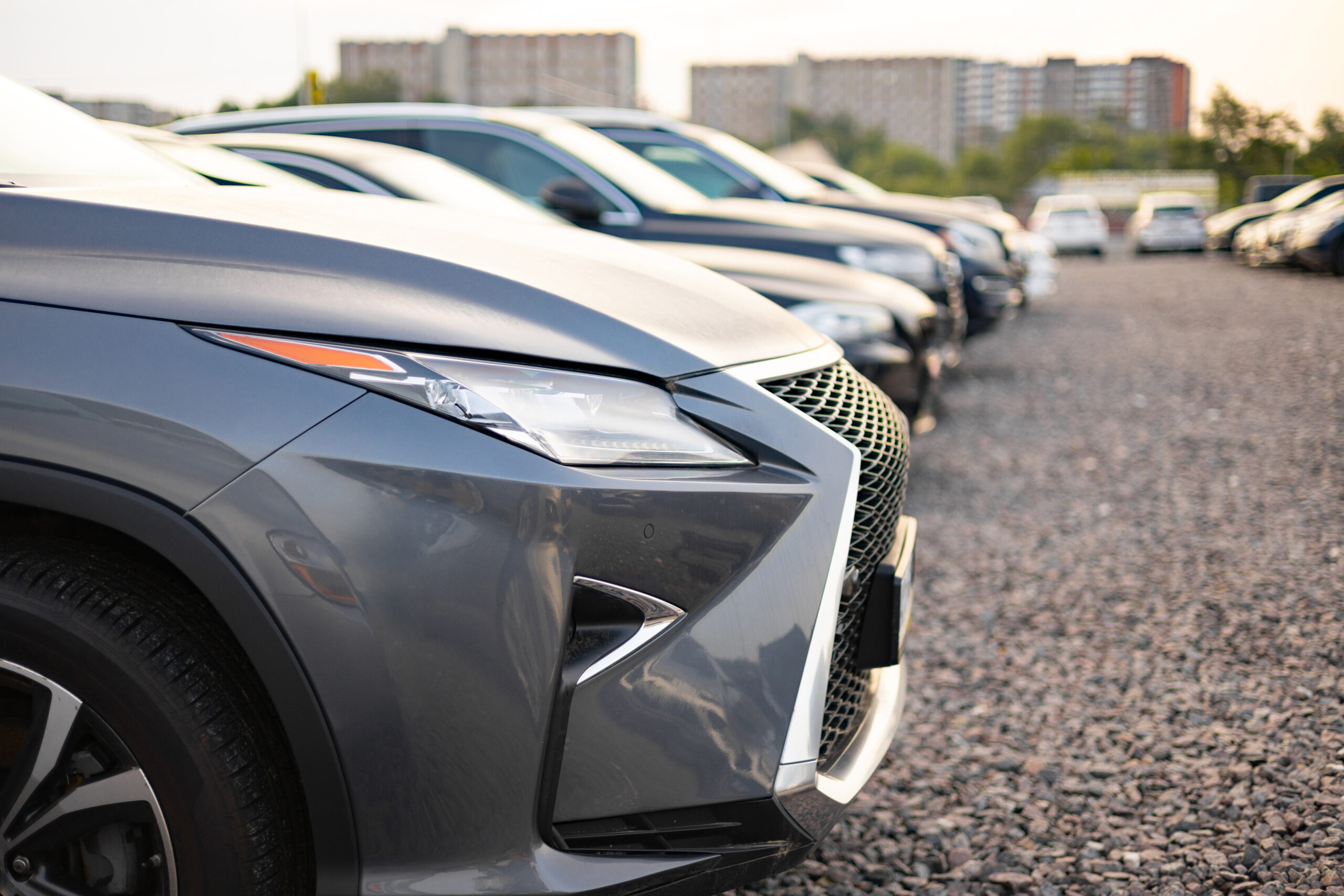//vetstb.com/wp-content/uploads/2026/08/line-of-cars-parked-at-an-outdoor-lot-2026-01-09-10-13-18-utc-scaled.jpg